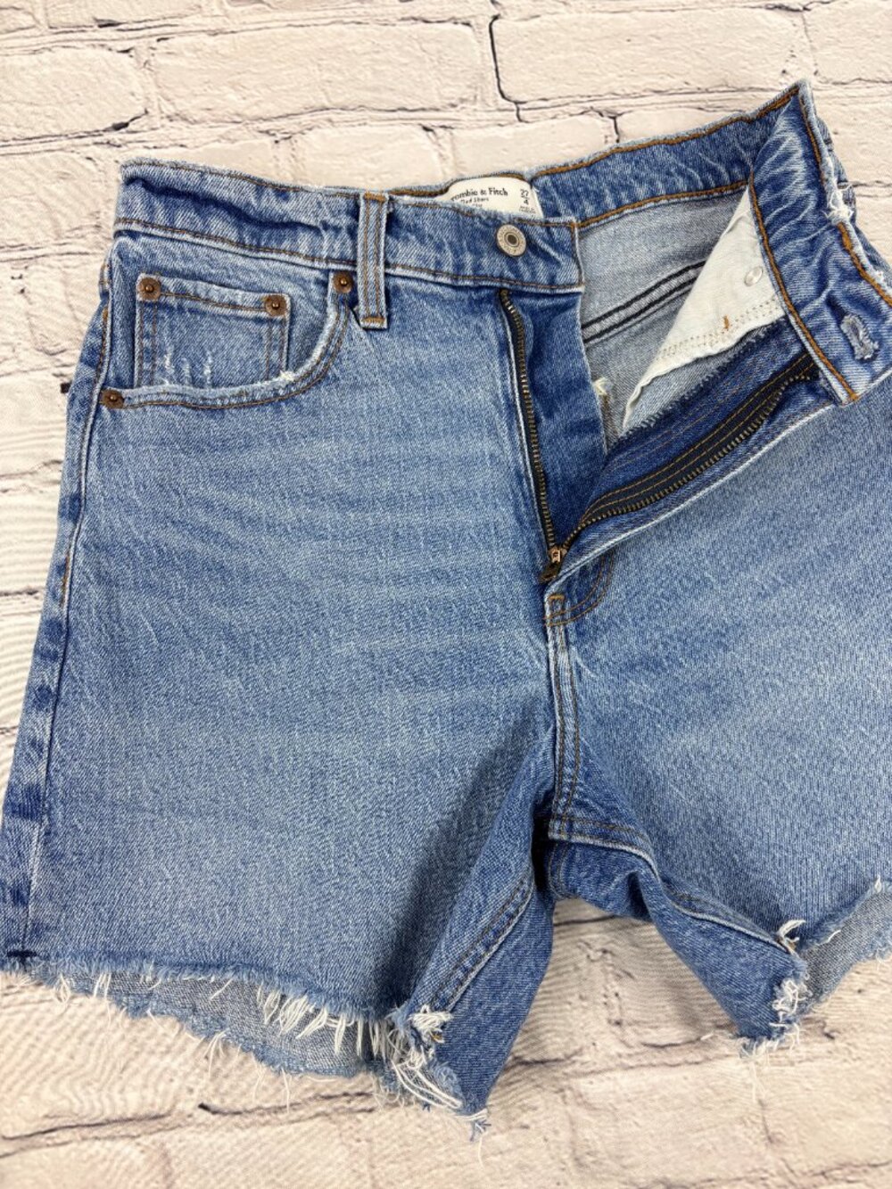 Abercrombie & Fitch Light Blue Denim Jean Shorts - Picture 3 of 9